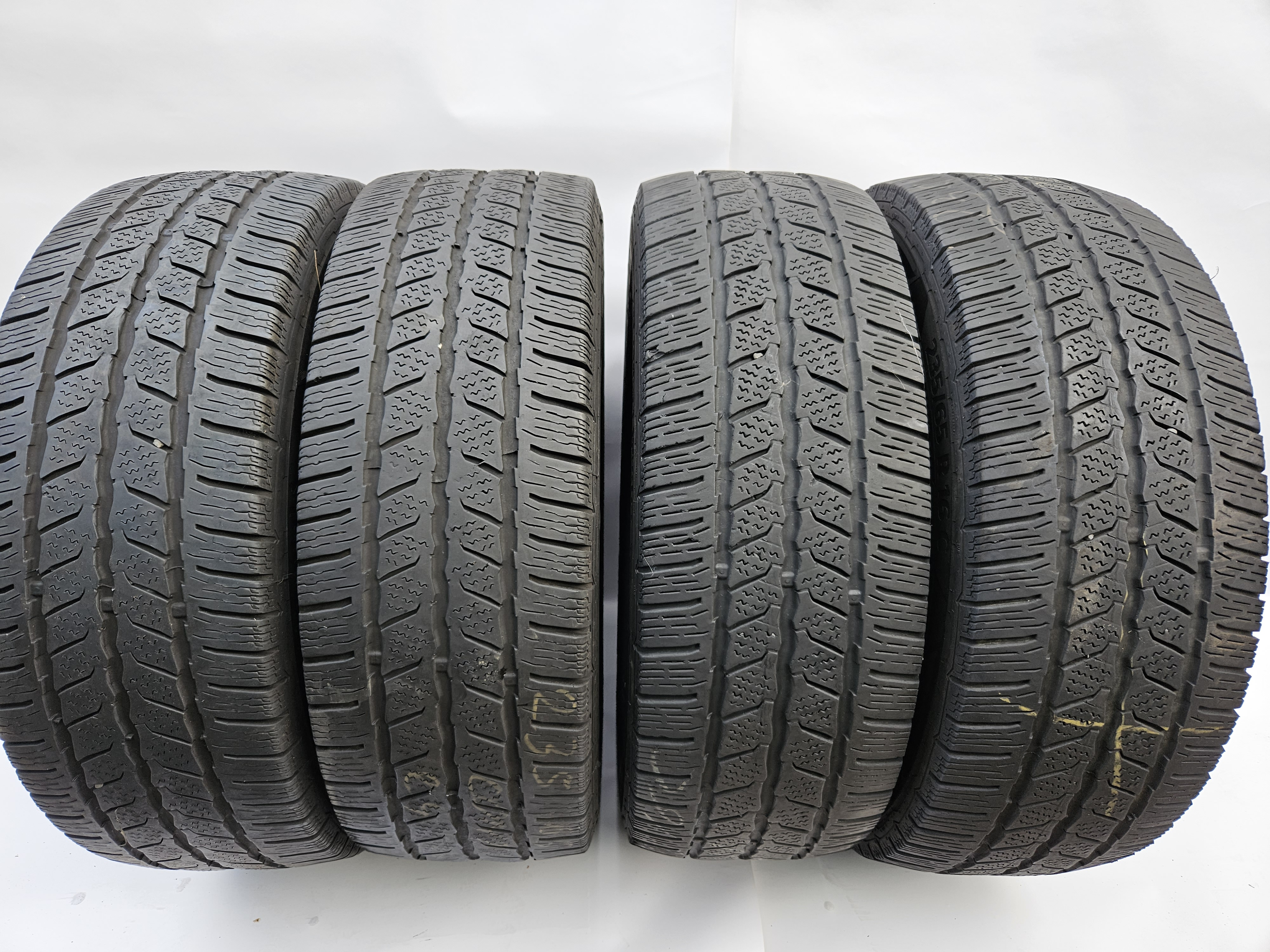 Anvelope Second Hand Continental Iarna 235/65 R16c 115/113R